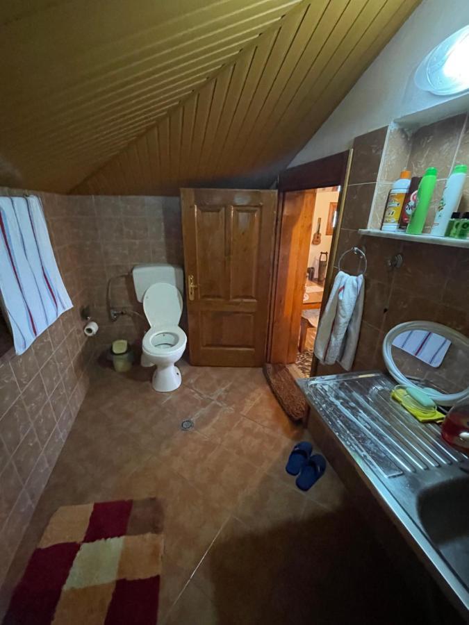 Raisa Guesthouse 12 Berat Exterior foto