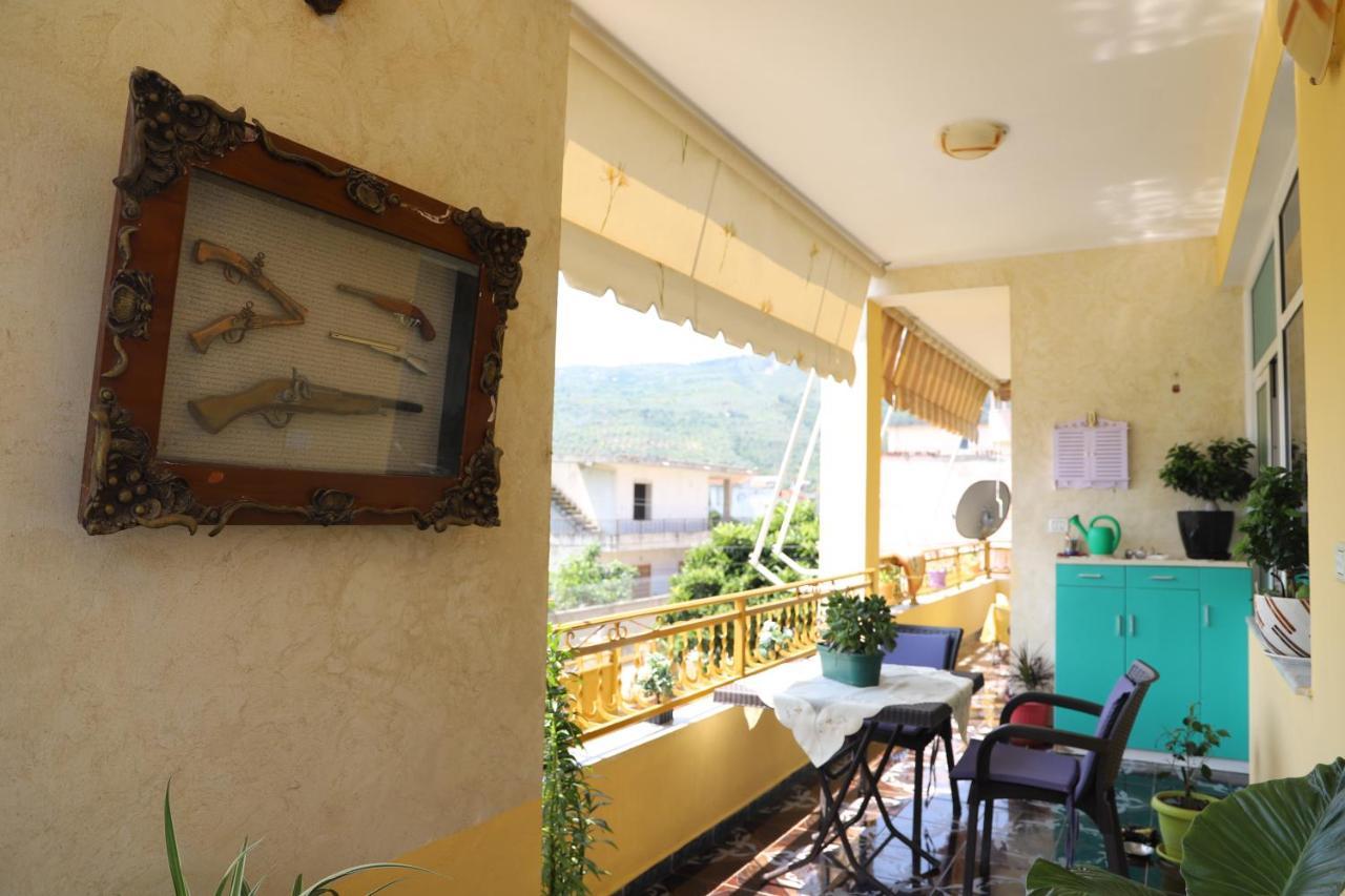 Raisa Guesthouse 12 Berat Exterior foto