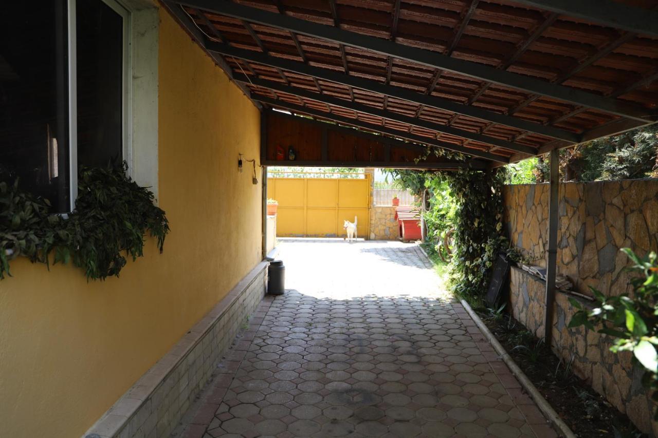 Raisa Guesthouse 12 Berat Exterior foto